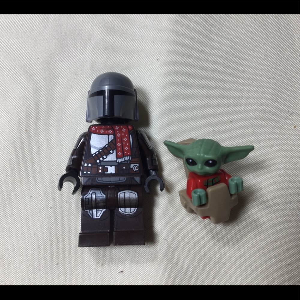 LEGO Star Wars Mando Christmas Grogu Minifigure